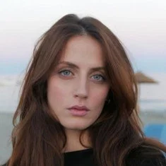Julie Robert