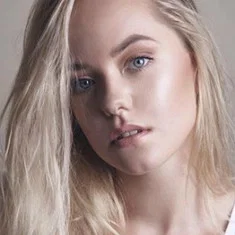 Ashley de Lange