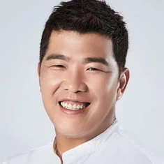 Geun-Woo Jung