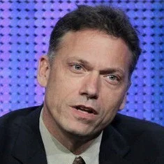 Джон Эйзендрат