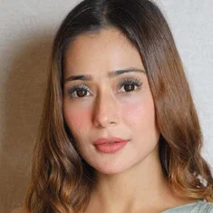 Sara Khan
