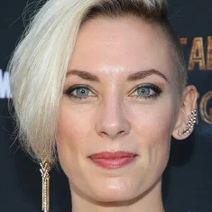 Aimee Stolte