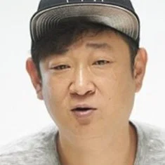 Shin Yong Hwi