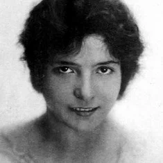 Zena Keefe