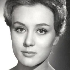 María Mahor