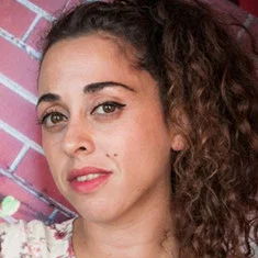 אפרת אביב