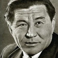 Шакен Айманов