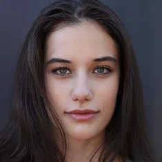 Элла Траволта