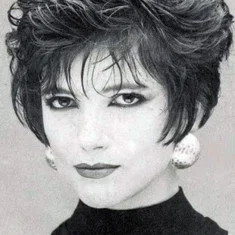 Élisabeth Anaïs