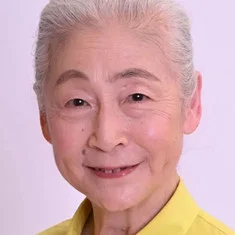 Natsue Hyakumoto