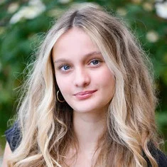 Amelie McLain