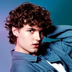Olly Quinn