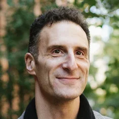 Aaron Tracy