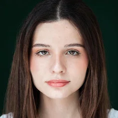Mia Fernandes
