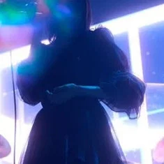 倚水