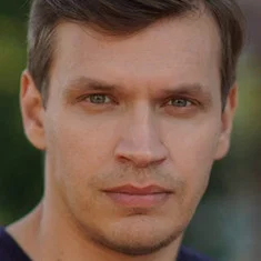 Артём Крестников