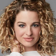Eszter Tóth