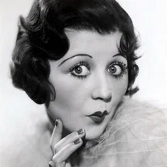 Mae Questel