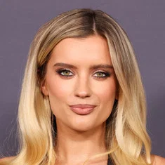 Mia Healey