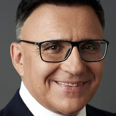 Александр Жаров