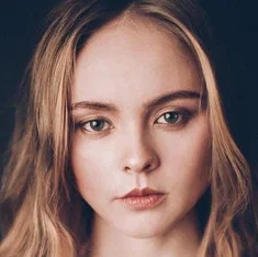 Ксения Отинова