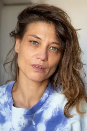 Manon Elezaar
