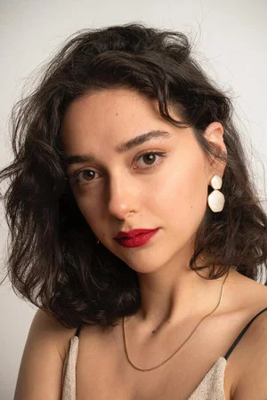 Manolya Maya
