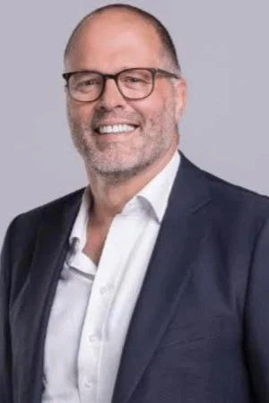 Martin Bayfield