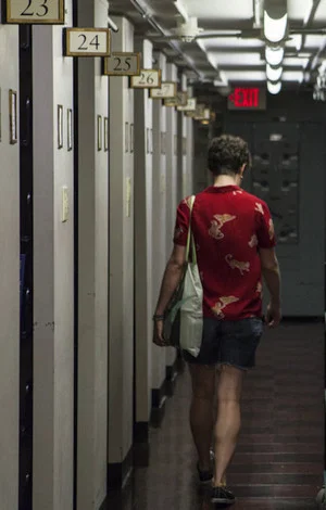 Постер: All Quiet on the Seventh Floor