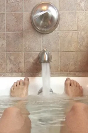 Постер: The Bathtub Shot