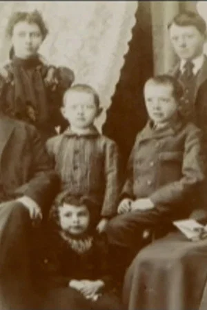 Постер: Family Portrait