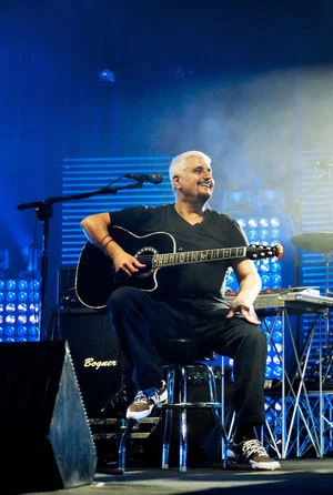 Постер: Pino Daniele - Tutta N'ata Storia - Vai Mo' - Live in Napoli