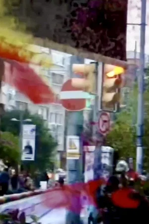 Постер: ne hissettiğinle ilgili her şey