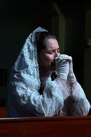 Постер: Teresa, luz que ilumina desde la cruz
