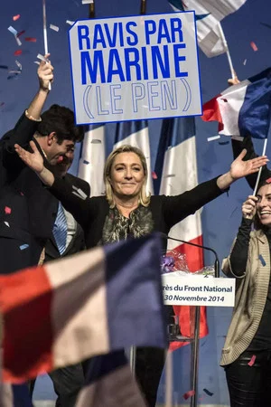 Постер: Ravis par Marine (Le Pen)