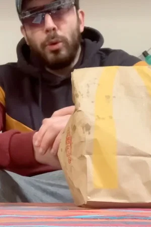 Постер: Il s'encule en pleine conscience un do mac chez lui en 10 minutes !
