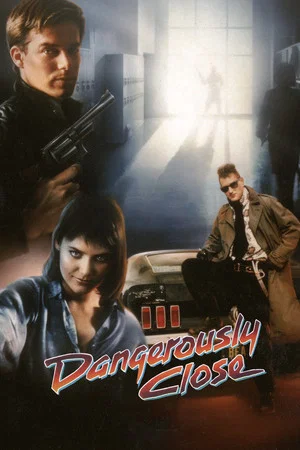 Постер: В опасной близости
