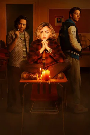 Постер: School Spirits Season 1