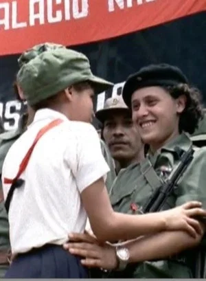 Постер: Women in Arms