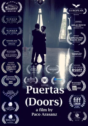 Постер: Puertas