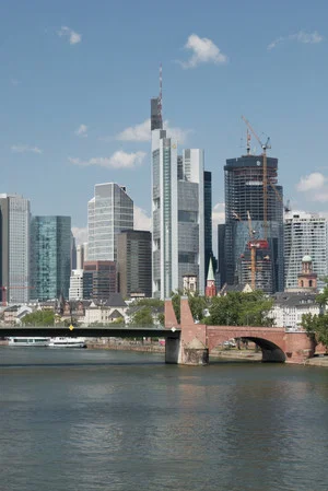 Постер: Geist, Geschäft und Party - 75 Jahre Frankfurter Buchmesse