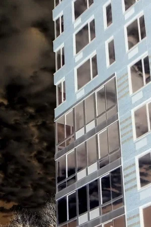 Постер: Transparent Apartments