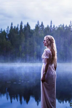 Постер: Nature's fairy - always connected