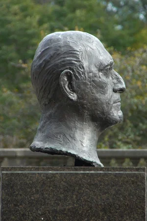 Постер: Sir Georg Solti's Right Ear