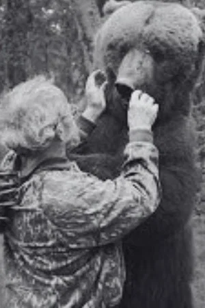 Постер: The Man Who Lives with Bears