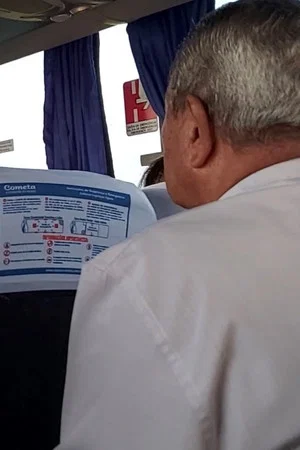 Постер: A Bus Trip