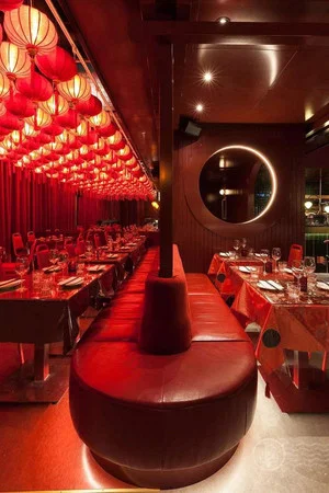 Постер: The Biggest Chinese Restaurant in the World