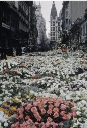 Постер: Y la Argentina detuvo su corazón
