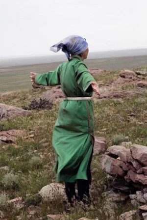 Постер: The Wind Carries Us Home