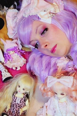 Постер: Sussie and the Dollhouse